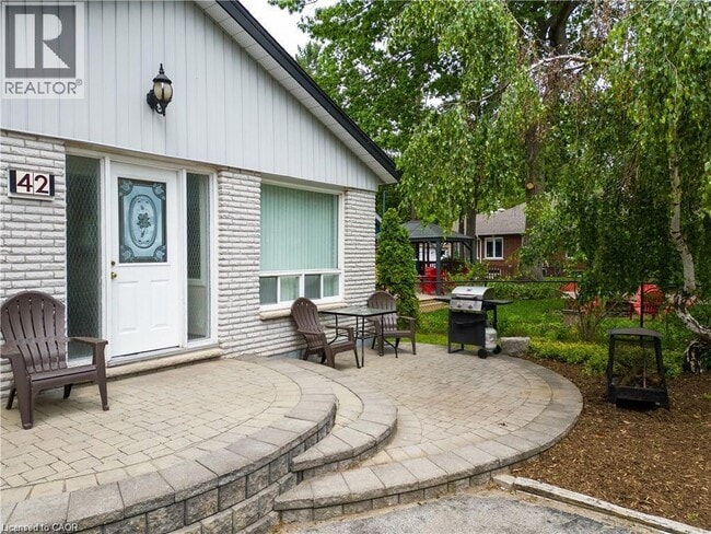 Building Photo - 42 5th Ln