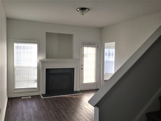 Building Photo - 4220 Beacon Crest Way