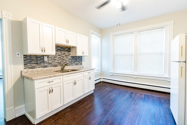 Photo - 200 Windsor St Apartment