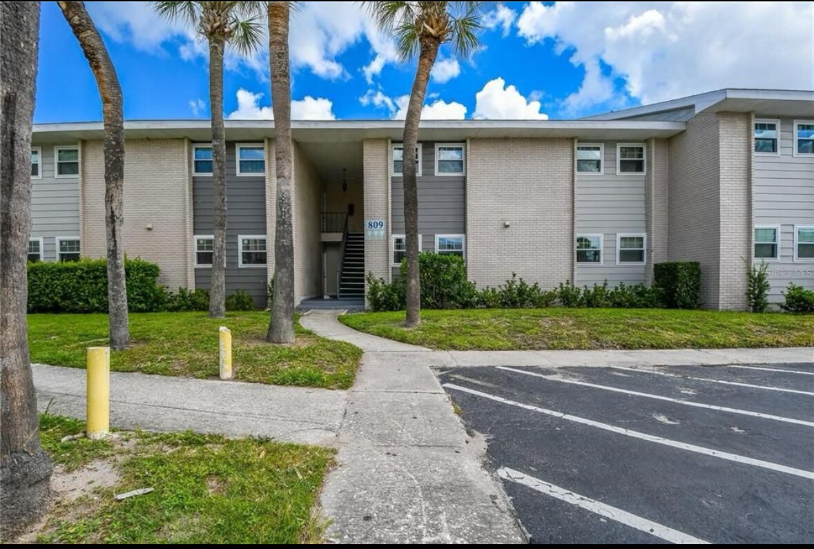 Foto del edificio - 857 C skylake cir 3bed 2 bath with patio