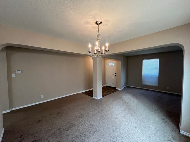 Building Photo - 2703 Skybound