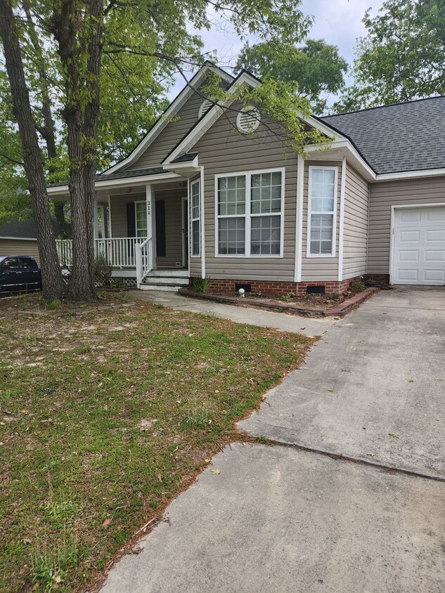 Primary Photo - Lovely 4 Bedroom 2 Bath Coming Available 5/1