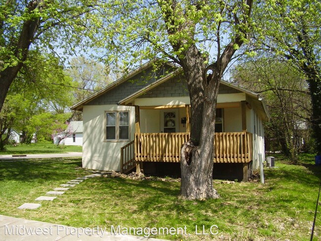 Building Photo - 3 br, 1 bath House - 122 McBaine Ave