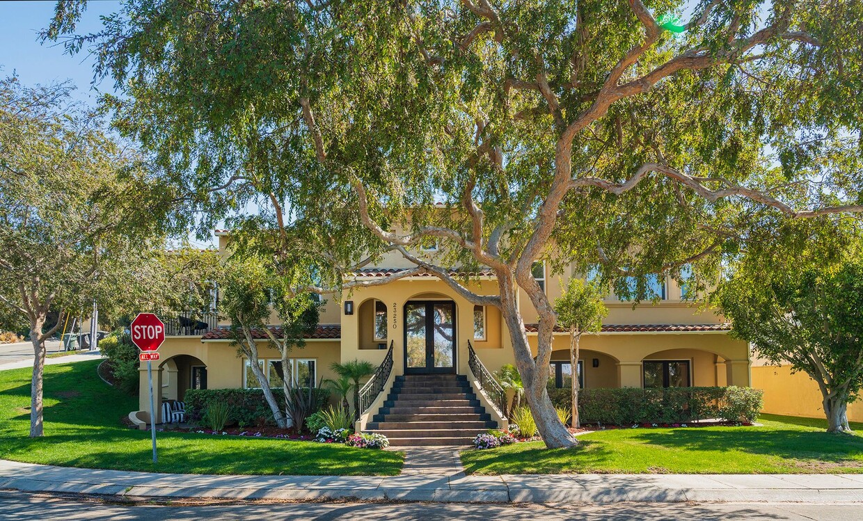 Foto principal - Beautifully Renovated Torrance Home!