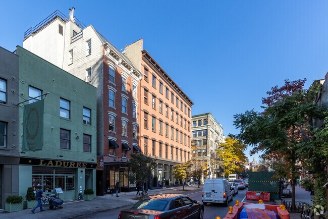 Building Photo - 402 W Broadway