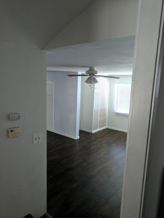 Foto del edificio - 391 Idora Ave