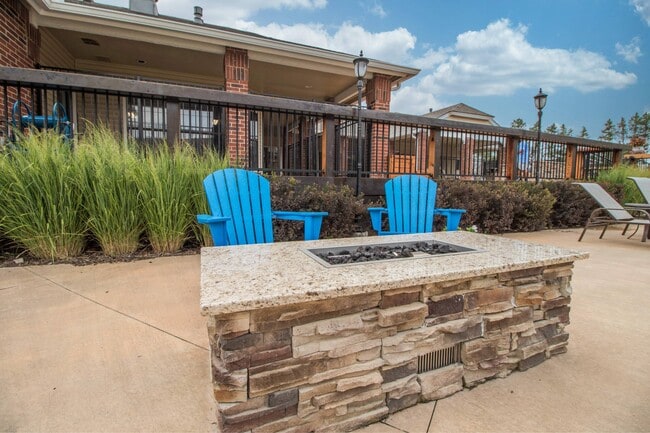 Building Photo - Silverwood Apartments