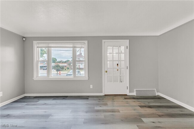 Foto del edificio - 330 E 200th St