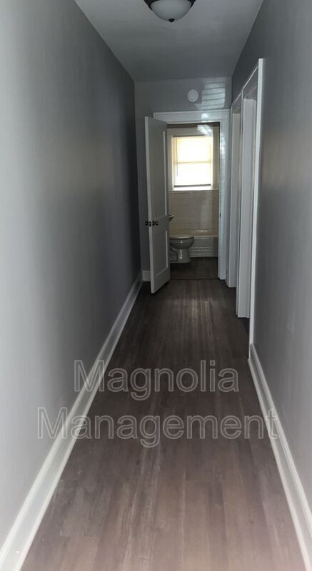 Foto del edificio - 1428 Perry Ave