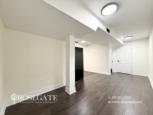 Photo du bâtiment - 1-Bedroom Basement Apartment in Scarborough | All Utilities + Internet Included