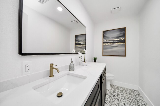 Building Photo - 5614 Oakhaven Ln