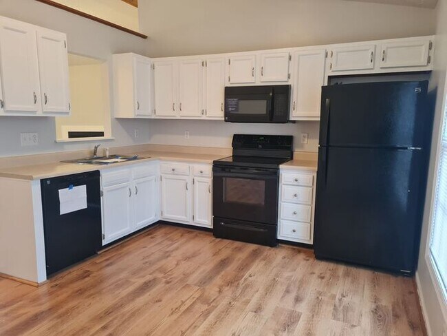 Building Photo - NOW AVAILABLE! - 488 TODHUNTER ROAD, MONRO...