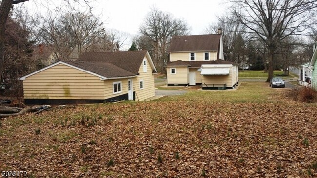 Building Photo - 1030 Sherman Ave