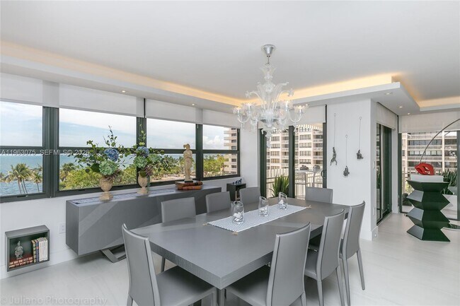 Foto del edificio - 3 Grove Isle Dr