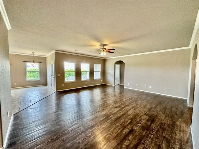 Building Photo - 433 North Drewrys Bluff Drive