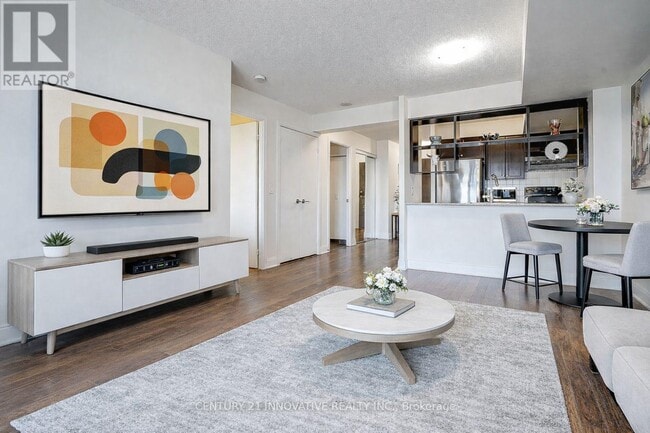 Building Photo - 135 Village Green Square