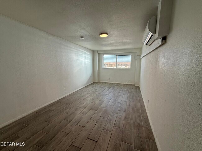 Foto del edificio - 2805 Grant Ave