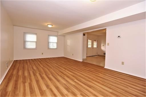 Foto del edificio - 143 Parker Rd