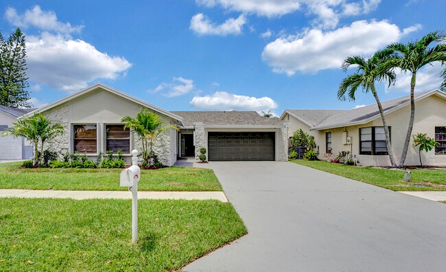 Building Photo - 20977 Country Creek Dr
