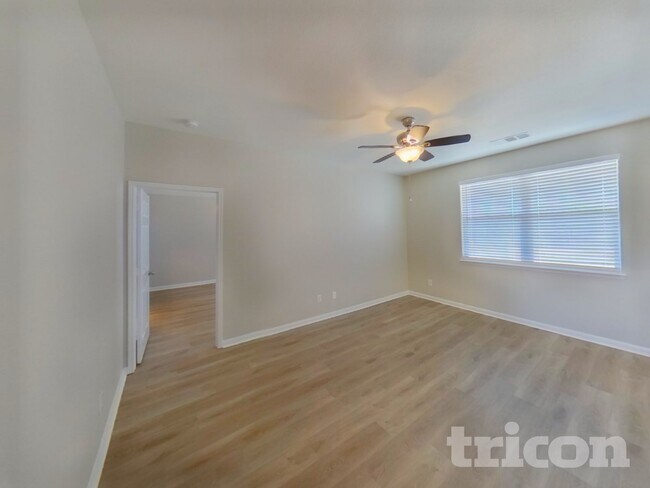 Foto del edificio - 825 Hawthorne Rd