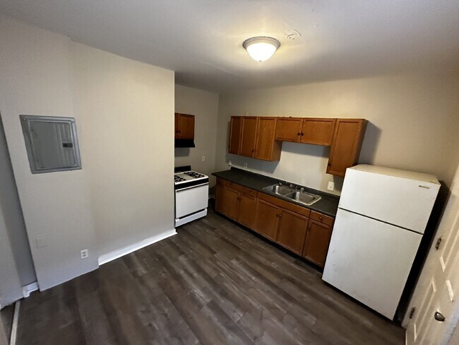 Building Photo - 128 Palmer unit 3 Studio