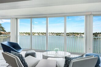 Building Photo - 2750 Gulf Shore Blvd N