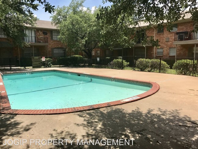Building Photo - 3648 Parkridge Dr