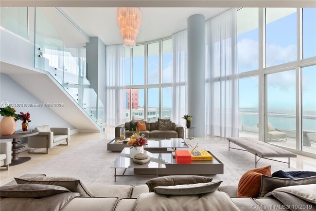 Building Photo - 1643 Brickell Ave