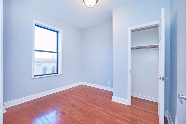 Building Photo - 526 W 147th St