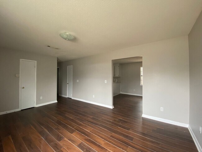 Building Photo - Home for rent in Euafaula! Available to Vi...