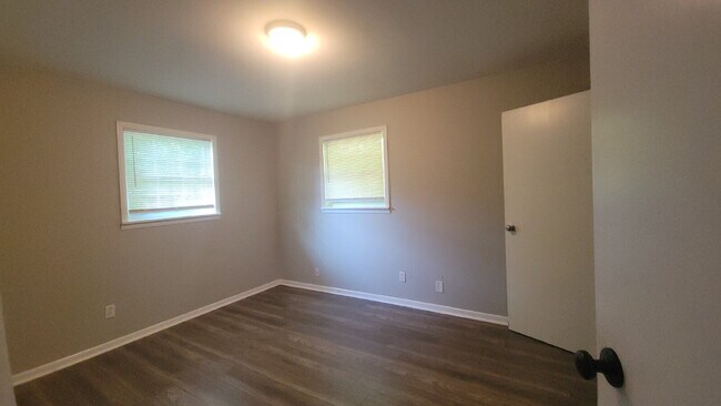 Foto del edificio - " 2-Bedroom Retreat in Huntsville – Cozy 803 Sq Ft Haven on Foster Ave!"