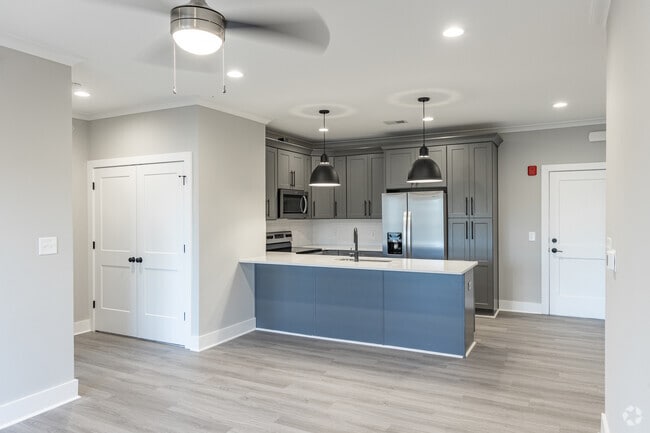 2BR, 1BA - Rosedale Apartments