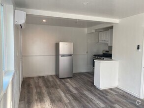 Building Photo - 409 Lewis Ln