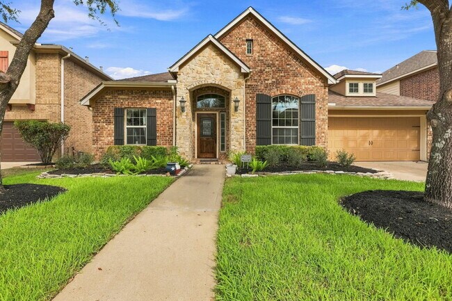 Building Photo - 17915 Creek Bluff Ln