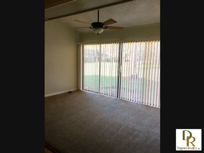 Building Photo - 642 Woodridge Dr