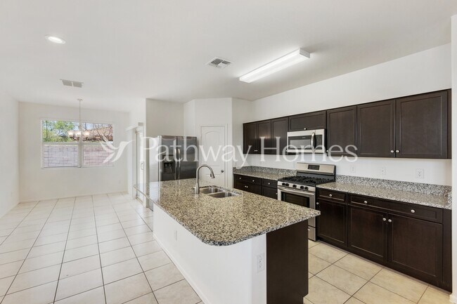Foto del edificio - 31006 W Picadilly Rd