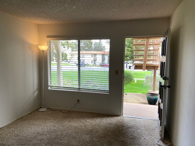 Building Photo - 9645 Spyglass Ave