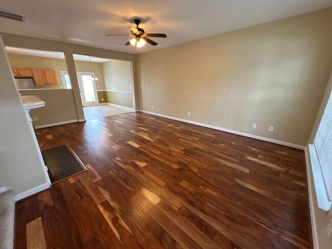 Foto del edificio - 3 Bed | 2.5 Bath Townhouse in North Raleigh