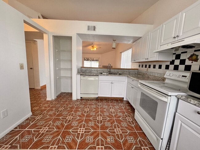 Foto del edificio - Great location! Great price! Great home!