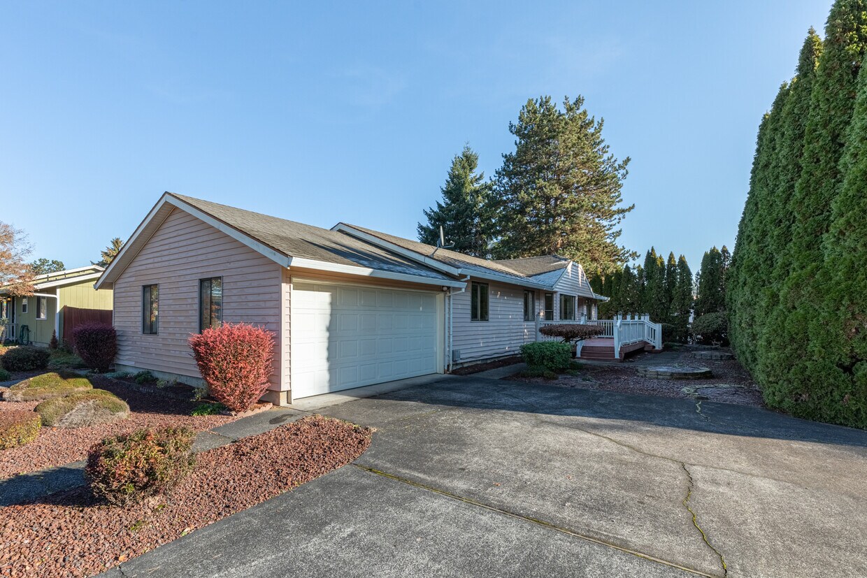 52656 NE Sawyer St, Scappoose, OR 97056 House Rental in Scappoose, OR