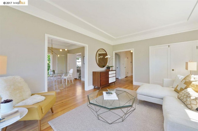 Building Photo - 4121 Greenwood Ave