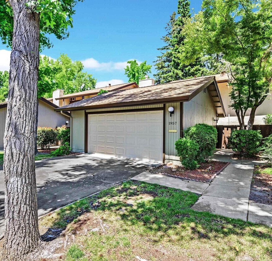 Foto principal - 1957 Countrywood Ct