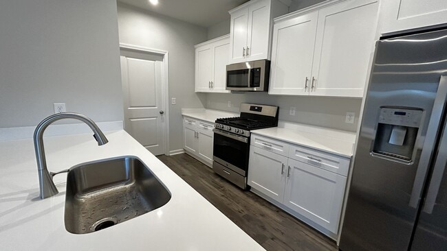 Building Photo - 210 Timber Fls Dr