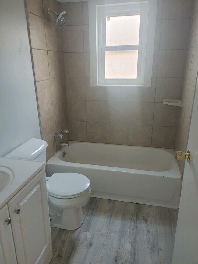 Foto del edificio - 3108 Springfield Dr