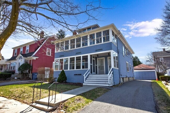 Foto del edificio - 152 Theodore Parker Rd