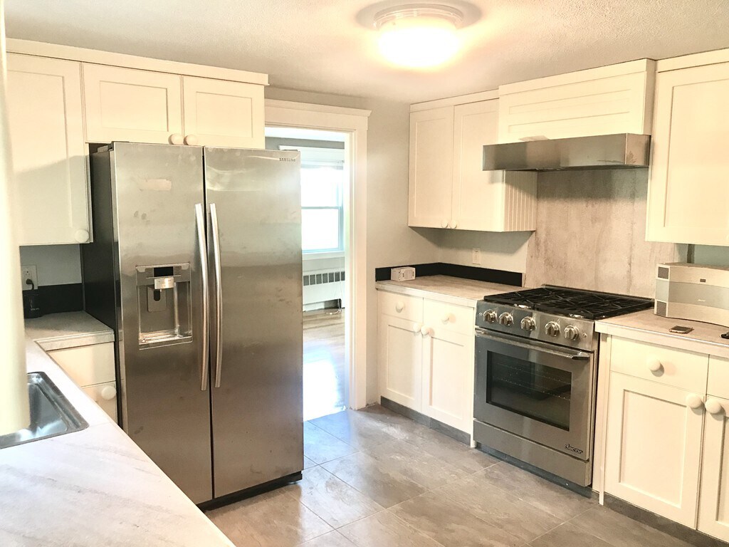 31 E Wyoming Ave Unit 1, Melrose, MA 02176 Room for Rent in Melrose