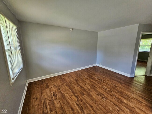 Foto del edificio - 5541 E 40th St