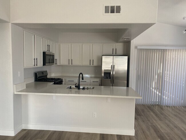 Foto del edificio - 9901 Trailwood Dr
