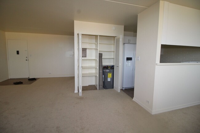 Building Photo - Remodeled Unit!