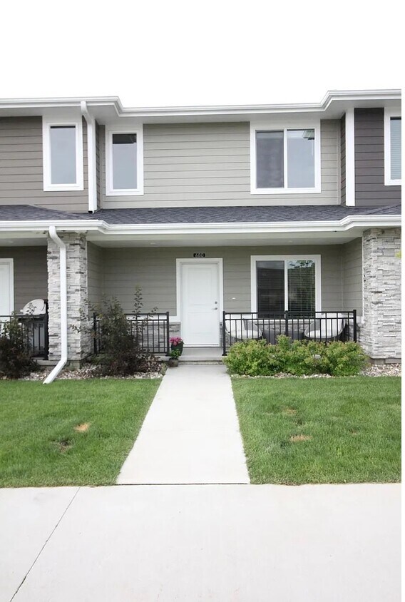 Foto principal - 2335 SE Sydney Ln